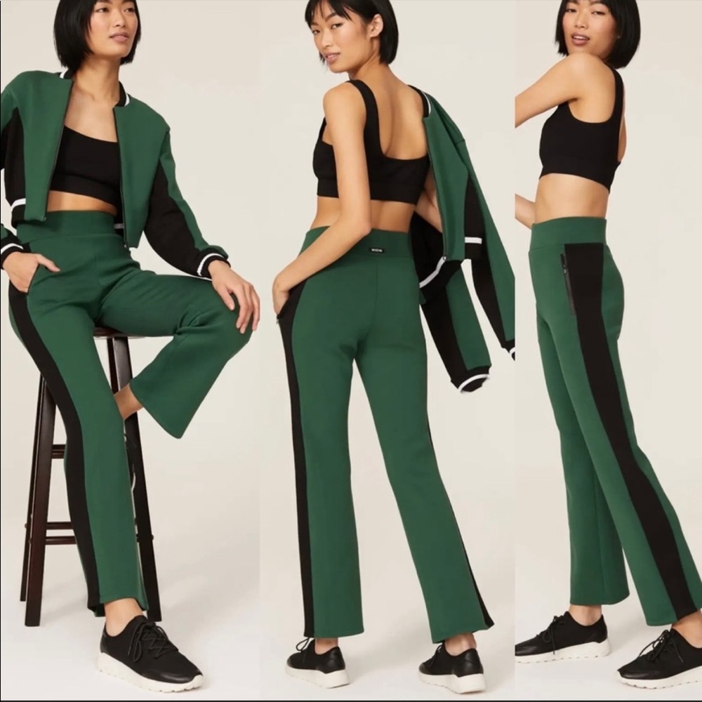 Michi Carve Flare Green and Black Athletic Pant Size Large